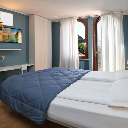 Albergo All'Ancora Гарда Екстер'єр фото